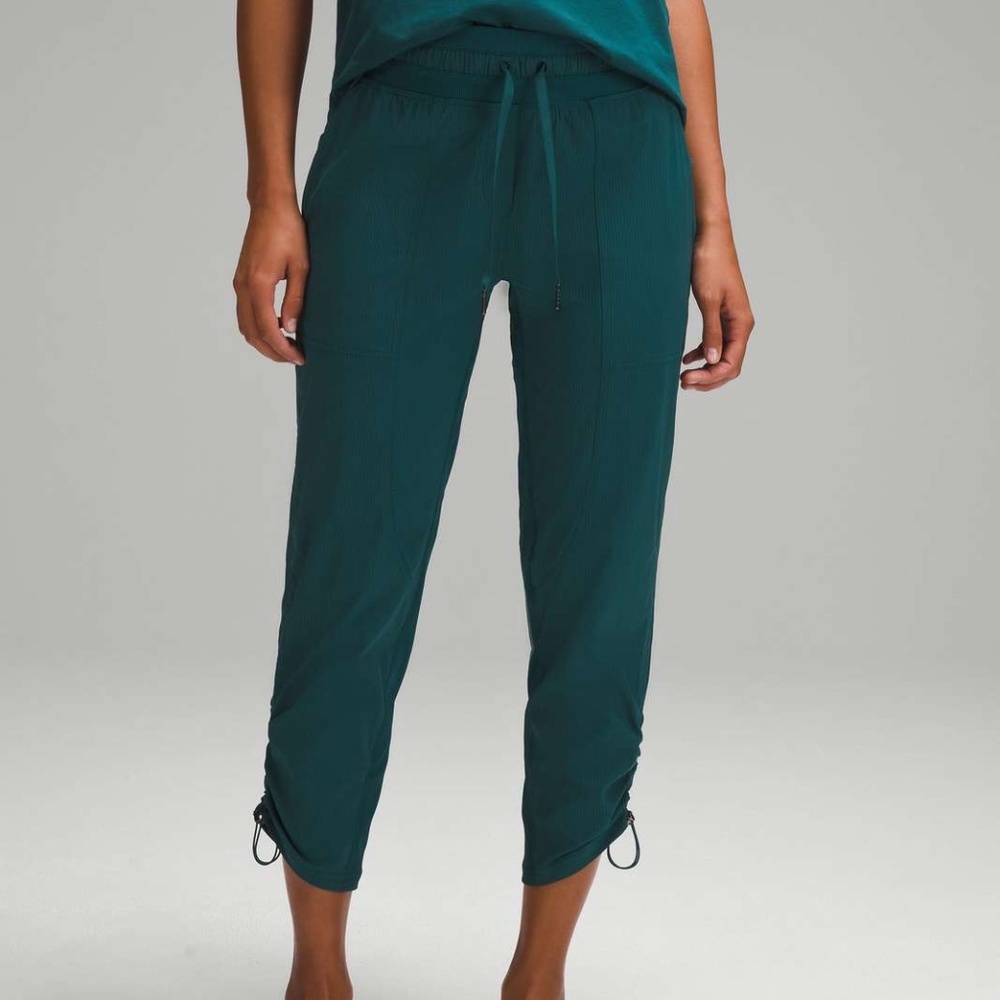 lululemon athletica Drawstring Crop Pants